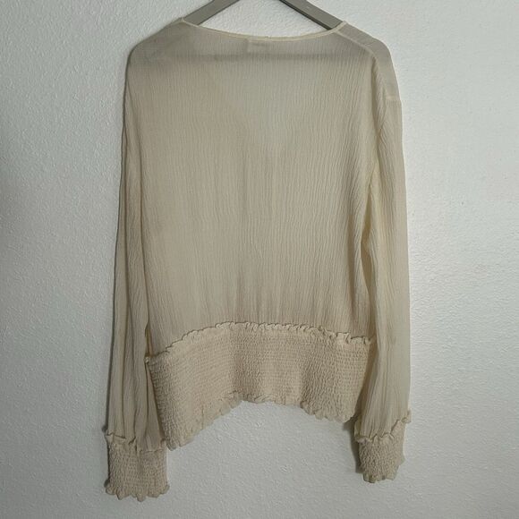 Louis Feraud Vintage Cream Ivory Silk Blouse Womens Button VNeck Ruched  Sz 12 - Picture 2 of 11